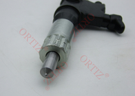 High Accuracy DENSO Common Rail Injector Black / Silver Color 095000 - 6701